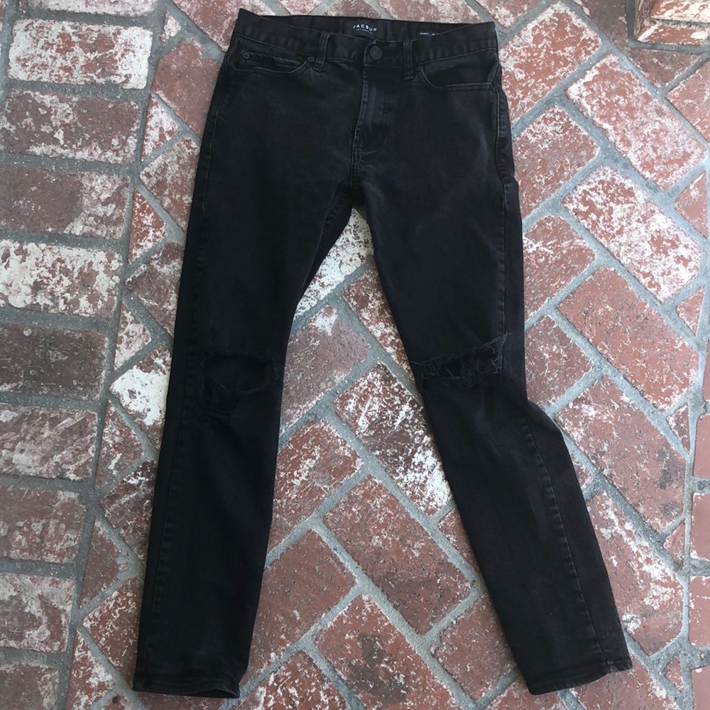 Black distressed skinny jeans